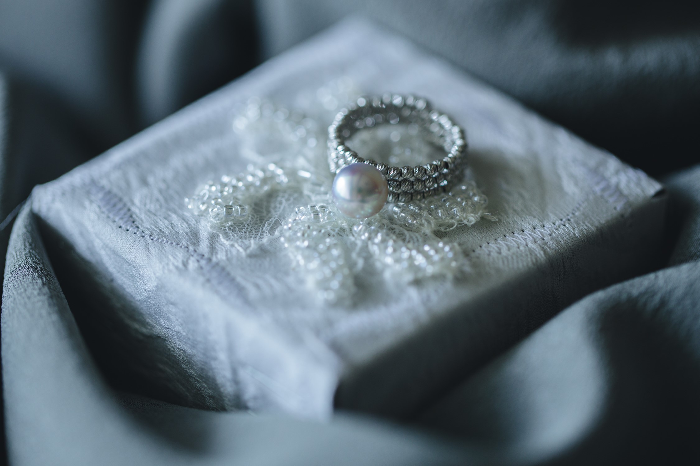New IRIS SPIRA pearl ring on silk