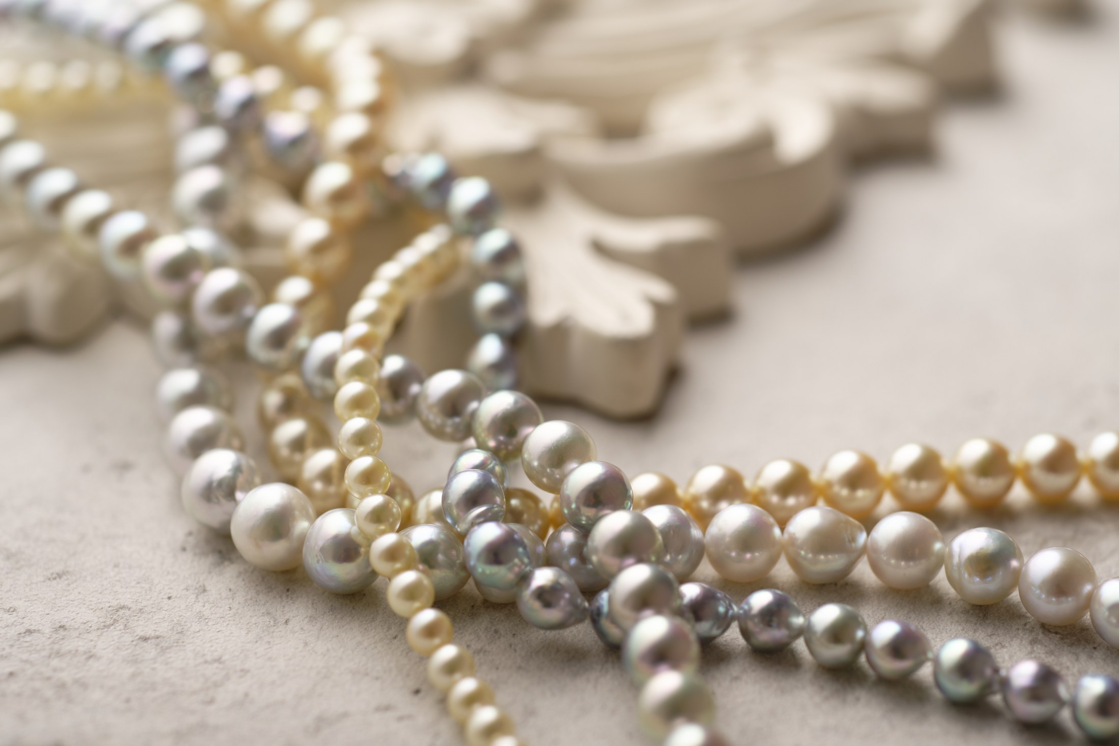 IRIS SPIRA | Natural-color Japanese Akoya Pearls